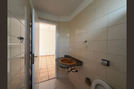 Apartamento para alugar com 74m², 2 quartos e 1 vagaBanheiro social 