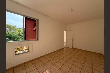 Apartamento para alugar com 74m², 2 quartos e 1 vagaSuíte 