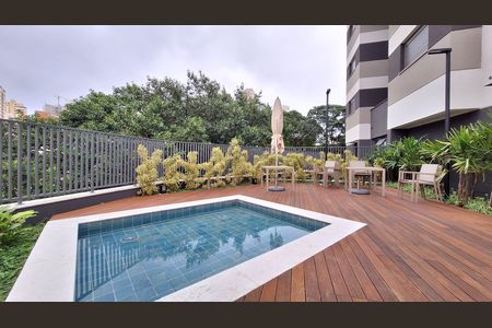 Apartamento à venda com 32m², 1 quarto e sem vaga Apartamento à venda com 32m², 1 quarto e sem vagaÁrea comum - Piscina
