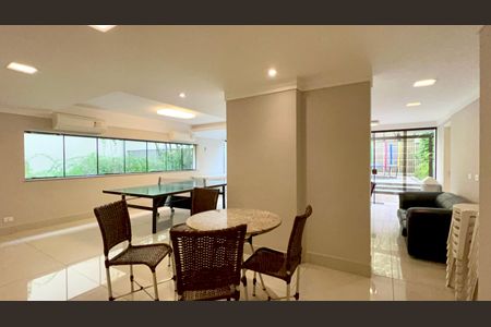 Apartamento à venda com 265m², 4 quartos e 3 vagas Apartamento à venda com 265m², 4 quartos e 3 vagasSalão de Festas