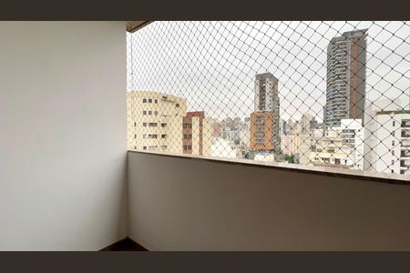 Apartamento à venda com 265m², 4 quartos e 3 vagas Apartamento à venda com 265m², 4 quartos e 3 vagasVaranda da Suite