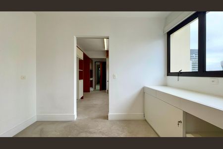 Apartamento à venda com 265m², 4 quartos e 3 vagas Apartamento à venda com 265m², 4 quartos e 3 vagasCopa