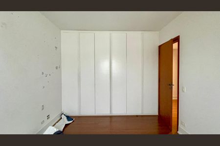 Apartamento à venda com 265m², 4 quartos e 3 vagas Apartamento à venda com 265m², 4 quartos e 3 vagasQuarto 2