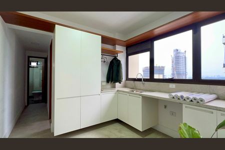 Apartamento à venda com 265m², 4 quartos e 3 vagas Apartamento à venda com 265m², 4 quartos e 3 vagasÁrea de Serviço