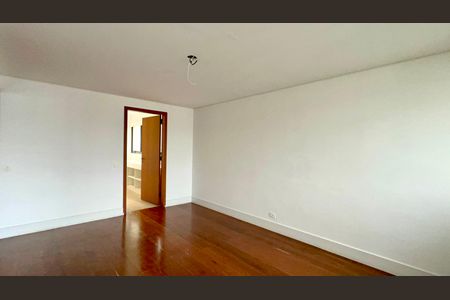 Apartamento à venda com 265m², 4 quartos e 3 vagas Apartamento à venda com 265m², 4 quartos e 3 vagasSala de Jantar