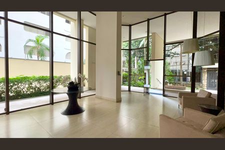 Apartamento à venda com 265m², 4 quartos e 3 vagas Apartamento à venda com 265m², 4 quartos e 3 vagasHall de entrada