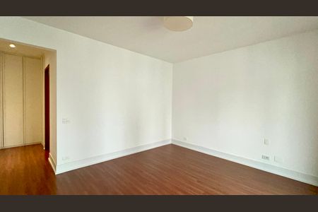 Apartamento à venda com 265m², 4 quartos e 3 vagas Apartamento à venda com 265m², 4 quartos e 3 vagasSuíte 2