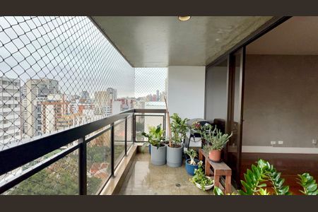 Varanda de apartamento para alugar com 4 quartos, 265m² em Pinheiros, São Paulo