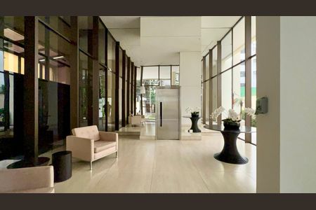Apartamento à venda com 265m², 4 quartos e 3 vagas Apartamento à venda com 265m², 4 quartos e 3 vagasHall de entrada