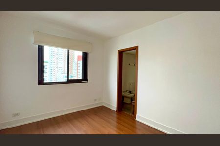 Apartamento à venda com 265m², 4 quartos e 3 vagas Apartamento à venda com 265m², 4 quartos e 3 vagasSuíte 1