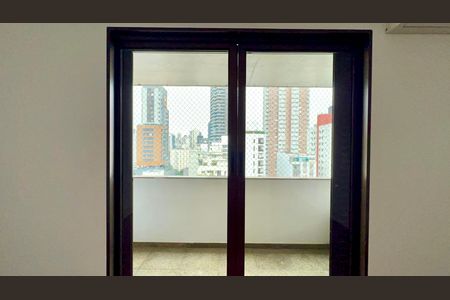 Apartamento à venda com 265m², 4 quartos e 3 vagas Apartamento à venda com 265m², 4 quartos e 3 vagasVaranda da Suite