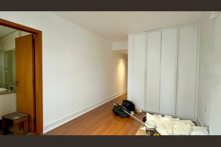 Apartamento à venda com 265m², 4 quartos e 3 vagas Apartamento à venda com 265m², 4 quartos e 3 vagasSuíte 1