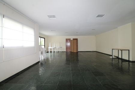 Apartamento para alugar com 120m², 4 quartos e 2 vagasÁrea comum - Salão de festas