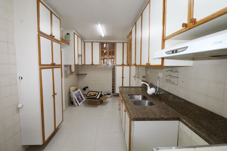 Apartamento para alugar com 120m², 4 quartos e 2 vagasCozinha