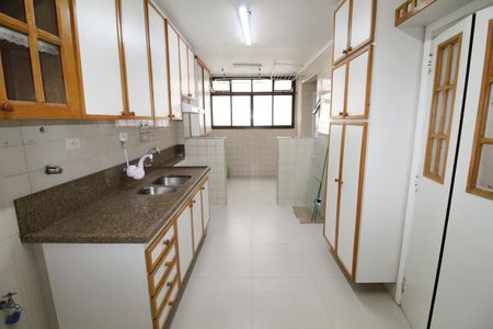 Apartamento para alugar com 120m², 4 quartos e 2 vagasCozinha