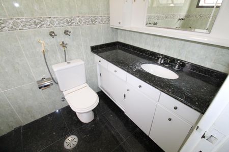 Apartamento para alugar com 120m², 4 quartos e 2 vagasBanheiro da Suíte