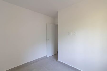 Quarto 2 de apartamento para alugar com 2 quartos, 44m² em Jardim Helian, São Paulo