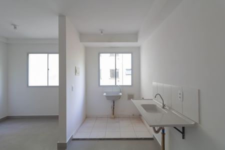 Apartamento para alugar com 44m², 2 quartos e sem vaga Apartamento para alugar com 44m², 2 quartos e sem vagaCozinha e Área de Serviço