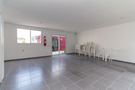 Apartamento para alugar com 41m², 2 quartos e 1 vaga Apartamento para alugar com 41m², 2 quartos e 1 vagaÁrea comum - Salão de festas