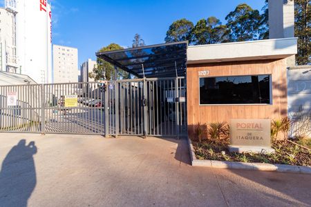 Apartamento para alugar com 41m², 2 quartos e 1 vaga Apartamento para alugar com 41m², 2 quartos e 1 vagaFachada