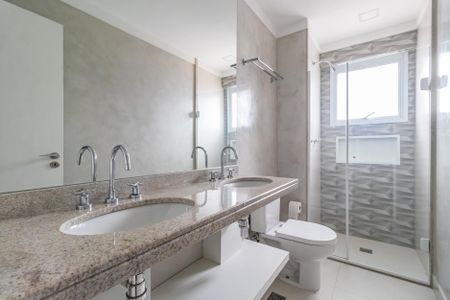 Apartamento à venda com 150m², 3 quartos e 3 vagas Apartamento à venda com 150m², 3 quartos e 3 vagasBanheiro 1 da Suíte 2