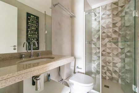 Apartamento à venda com 150m², 3 quartos e 3 vagas Apartamento à venda com 150m², 3 quartos e 3 vagasBanheiro da Suíte 1