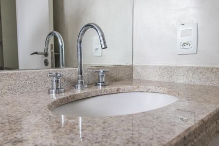 Apartamento à venda com 150m², 3 quartos e 3 vagas Apartamento à venda com 150m², 3 quartos e 3 vagasBanheiro da Suíte 2