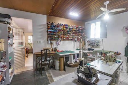 Casa à venda com 262m², 3 quartos e 5 vagas Casa à venda com 262m², 3 quartos e 5 vagasAtelier