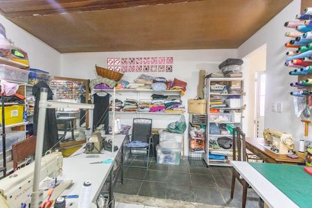 Casa à venda com 262m², 3 quartos e 5 vagas Casa à venda com 262m², 3 quartos e 5 vagasAtelier