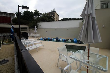 Apartamento para alugar com 50m², 2 quartos e 1 vagaÁrea comum - Piscina