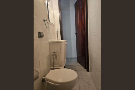 Casa para alugar com 90m², 2 quartos e 2 vagas Casa para alugar com 90m², 2 quartos e 2 vagasBanheiro