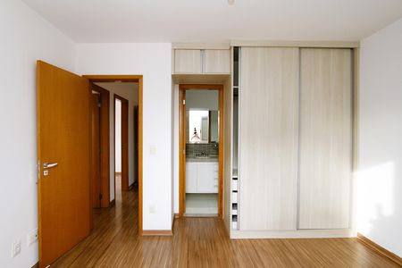 Apartamento para alugar com 64m², 3 quartos e 2 vagasQuarto 1 - Suíte
