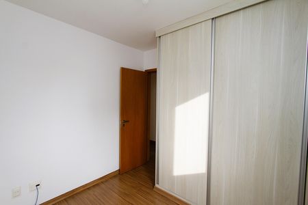 Apartamento para alugar com 64m², 3 quartos e 2 vagasQuarto 2