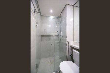 Apartamento à venda com 74m², 2 quartos e 1 vaga Apartamento à venda com 74m², 2 quartos e 1 vagaBanheiro da suíte