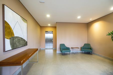 Apartamento à venda com 74m², 2 quartos e 1 vaga Apartamento à venda com 74m², 2 quartos e 1 vagaHall social