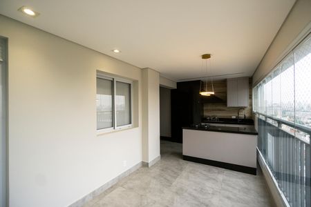 Apartamento à venda com 74m², 2 quartos e 1 vaga Apartamento à venda com 74m², 2 quartos e 1 vagaVaranda