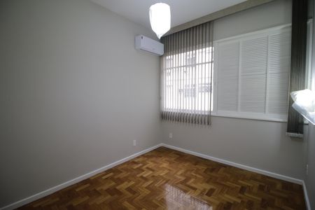 Suíte 1 de apartamento para alugar com 1 quarto, 49m² em Tijuca, Rio de Janeiro