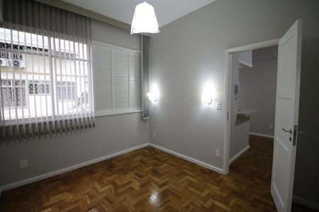 Suíte 1 de apartamento para alugar com 1 quarto, 49m² em Tijuca, Rio de Janeiro
