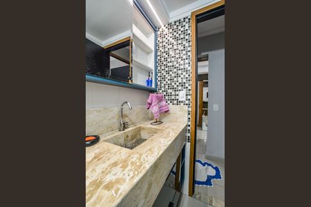 Apartamento à venda com 64m², 2 quartos e 1 vaga Apartamento à venda com 64m², 2 quartos e 1 vagaBanheiro