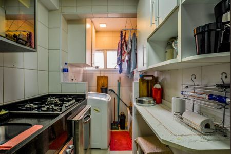 Apartamento à venda com 64m², 2 quartos e 1 vaga Apartamento à venda com 64m², 2 quartos e 1 vagaCozinha e Área de Serviço