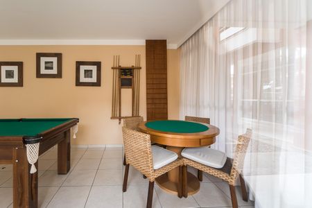Apartamento à venda com 64m², 2 quartos e 1 vaga Apartamento à venda com 64m², 2 quartos e 1 vagaSala de Jogos