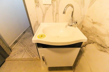 Casa para alugar com 35m², 1 quarto e sem vaga Casa para alugar com 35m², 1 quarto e sem vagaBanheiro