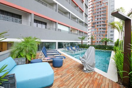 Studio para alugar com 24m², 1 quarto e sem vaga Studio para alugar com 24m², 1 quarto e sem vagaÁrea comum - Piscina