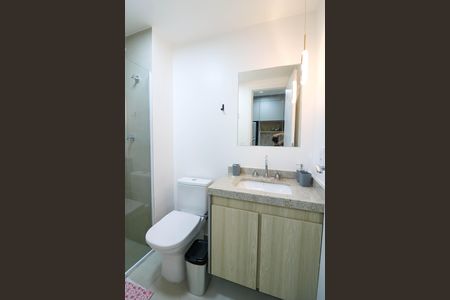 Banheiro de kitnet/studio para alugar com 1 quarto, 24m² em Santo Amaro, São Paulo
