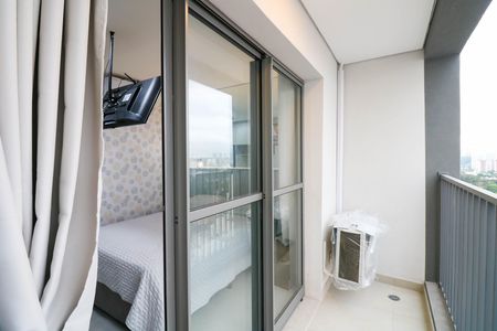 Varanda de kitnet/studio para alugar com 1 quarto, 24m² em Santo Amaro, São Paulo