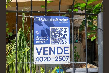 Casa à venda com 340m², 4 quartos e 1 vaga Casa à venda com 340m², 4 quartos e 1 vagaPlaca