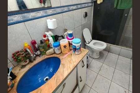 Casa à venda com 340m², 4 quartos e 1 vaga Casa à venda com 340m², 4 quartos e 1 vagaBanheiro Corredor