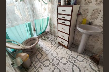 Casa à venda com 340m², 4 quartos e 1 vaga Casa à venda com 340m², 4 quartos e 1 vagaBanheiro