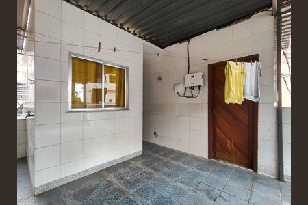 Casa à venda com 340m², 4 quartos e 1 vaga Casa à venda com 340m², 4 quartos e 1 vagaTerraço