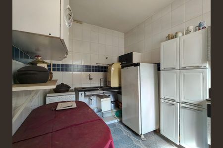 Casa à venda com 340m², 4 quartos e 1 vaga Casa à venda com 340m², 4 quartos e 1 vagaCozinha